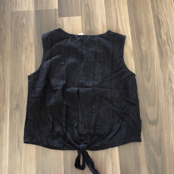 🤍H&M TANK🤍 - Picture 2 of 4